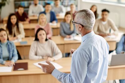 Máster en Liderazgo y Dirección de Centros Educativos públicos y privados